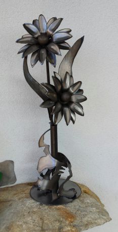 Blumen aus Metall