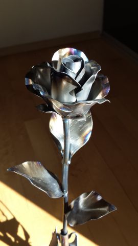 Rose aus Metall